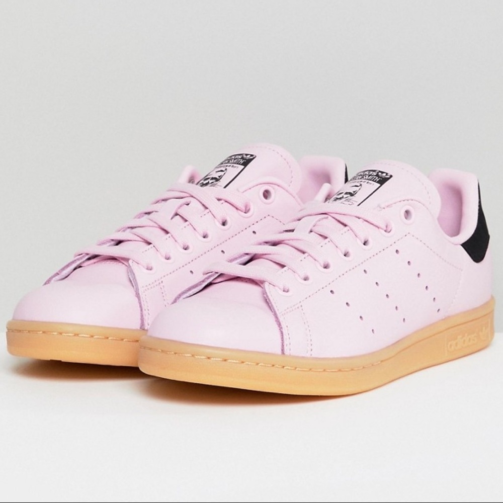 Rare pink Adidas Stan Smiths (9.5)